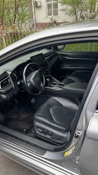 Toyota Camry 2021 — 3