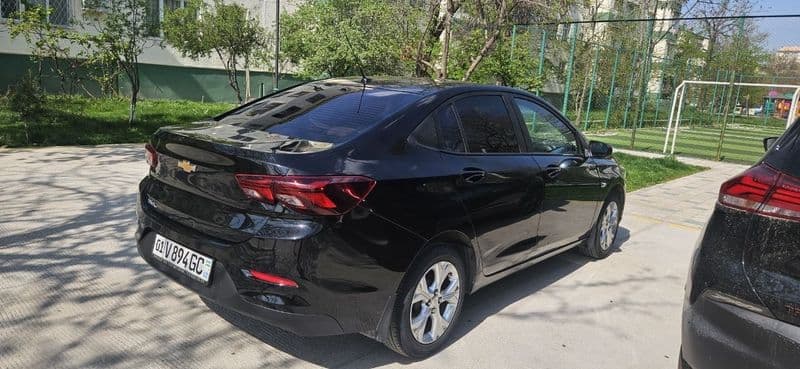 Chevrolet Onix 2023 — 2