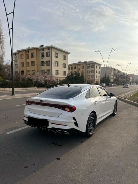 Kia K5 2022 — 4