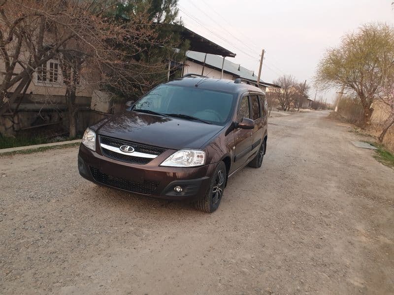 Lada Largus 2015