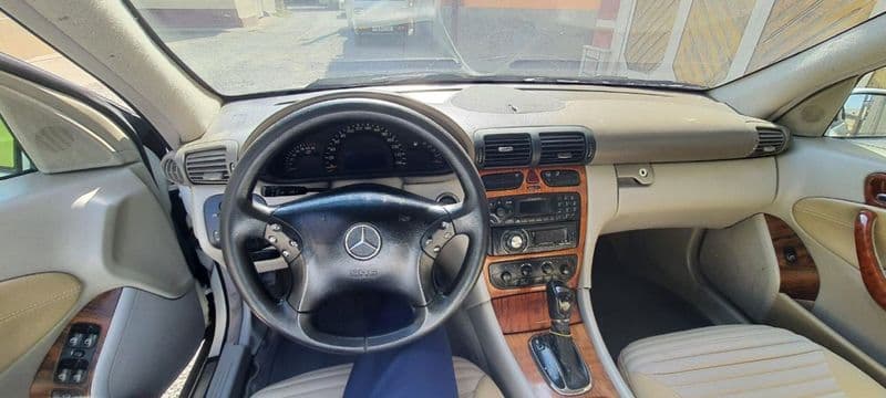 Mercedes-Benz E 220 2001 — 4