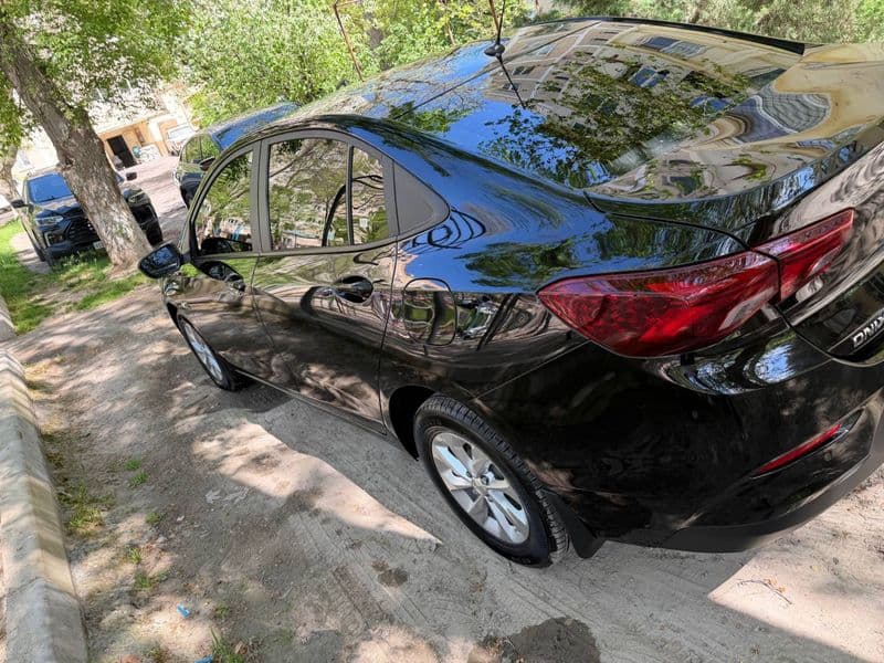 Chevrolet Onix 2025 — 2