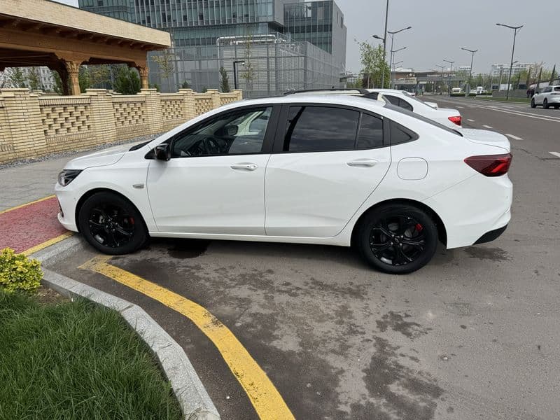 Chevrolet Onix 2024