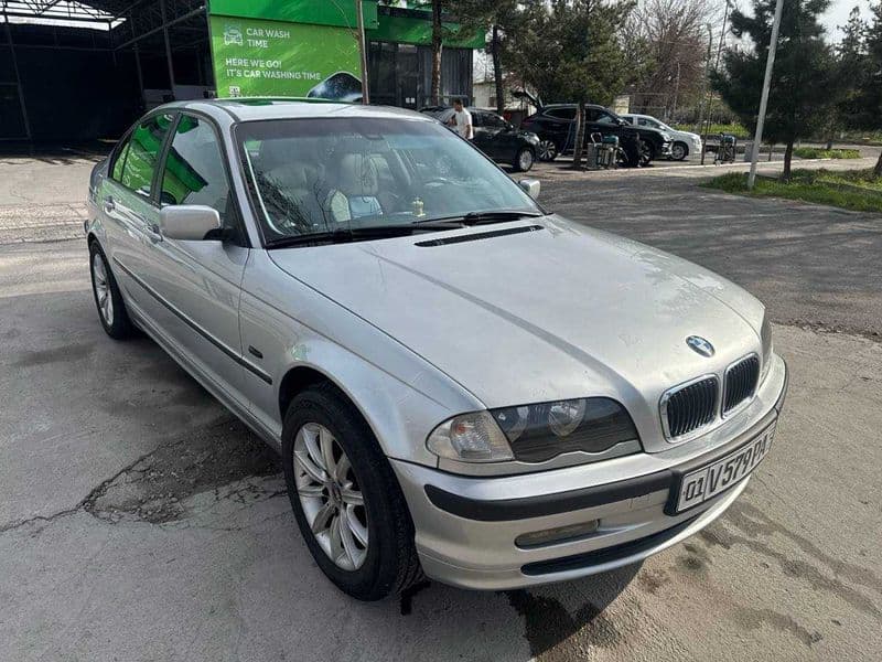 BMW 323 2000