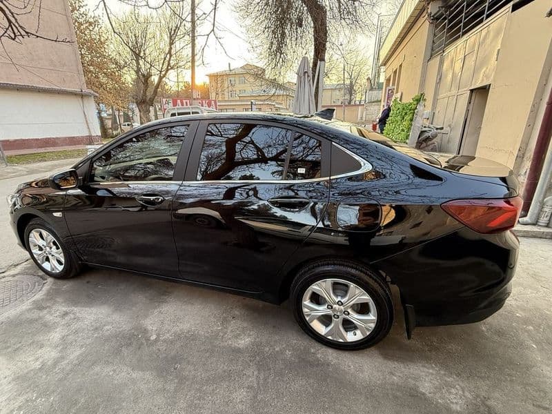 Chevrolet Onix 2023 — 3