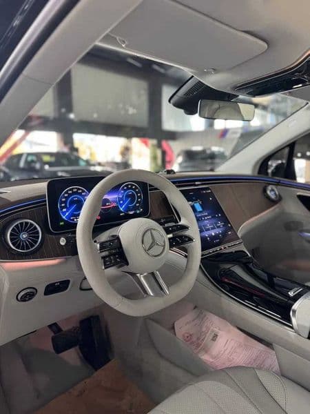 Mercedes-Benz EQE 2025 — 3