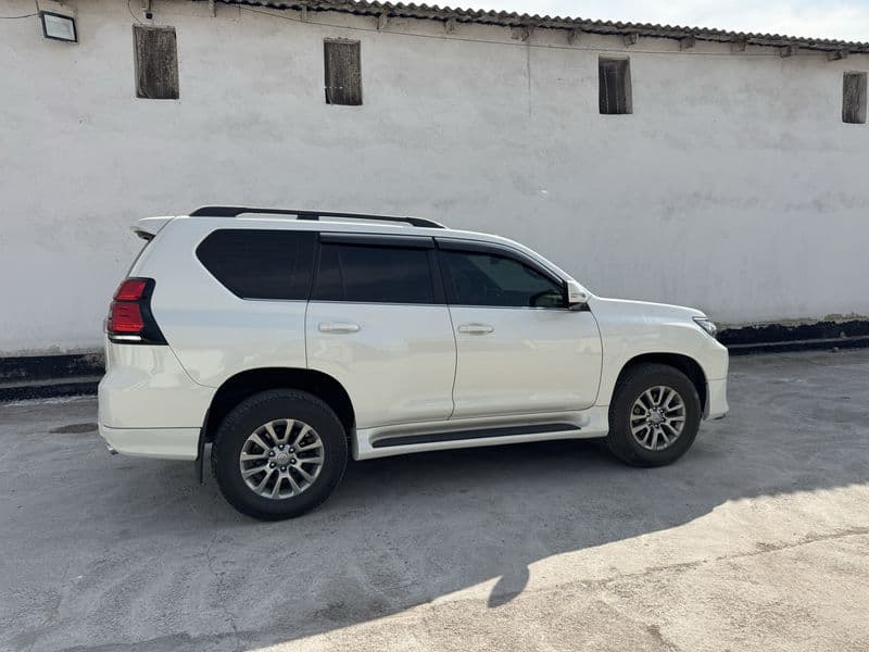 Toyota Land Cruiser 150 2019