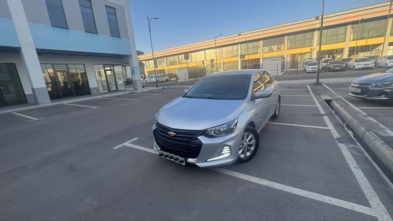 Chevrolet Onix 2023 — 2