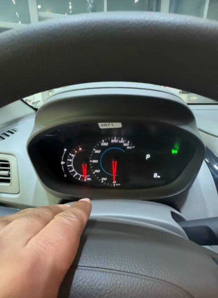 Chevrolet Cobalt 2025 — 4