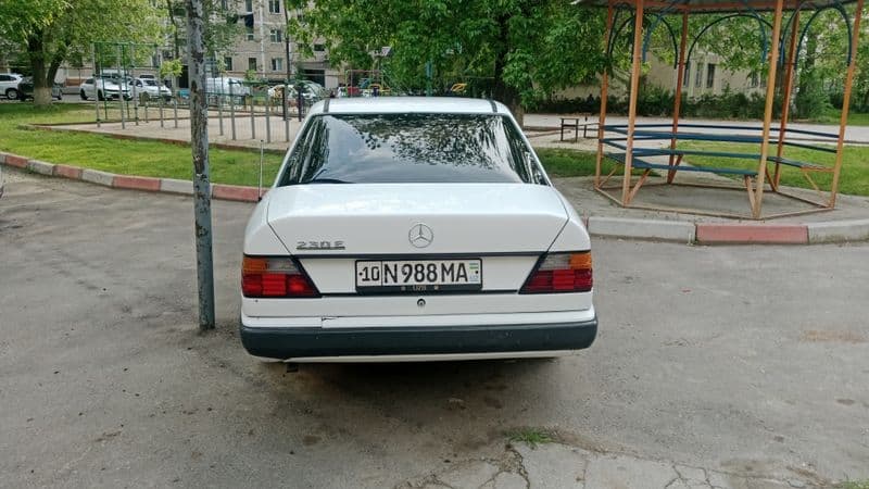 Mercedes-Benz E 230 1987 — 3