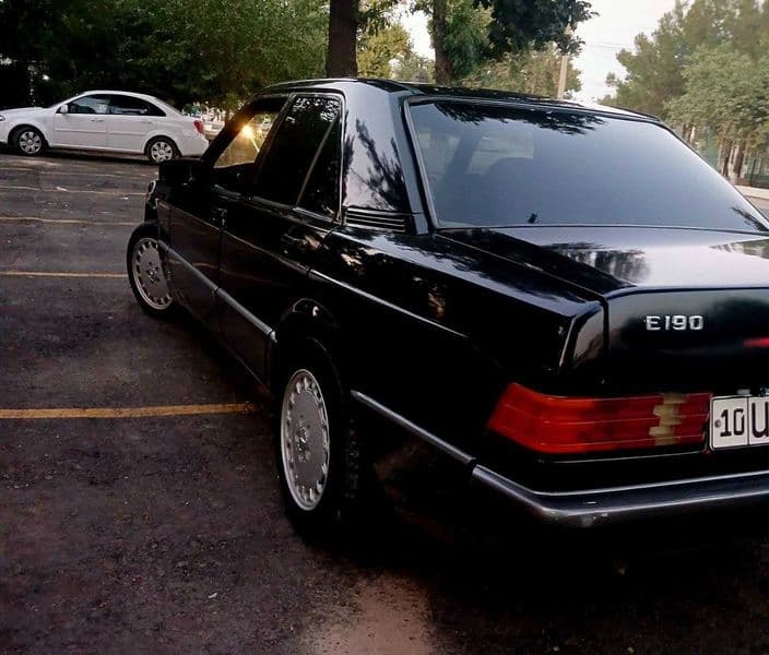 Mercedes-Benz 190 1984 — 3