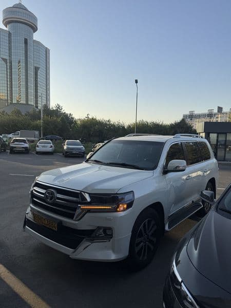 Toyota Land Cruiser 200 2019