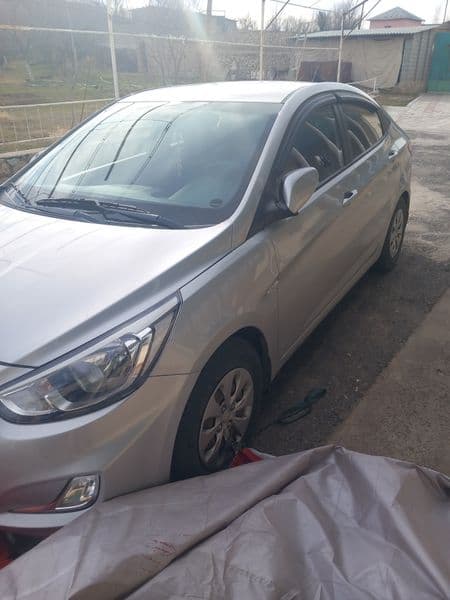 Hyundai Accent 2015