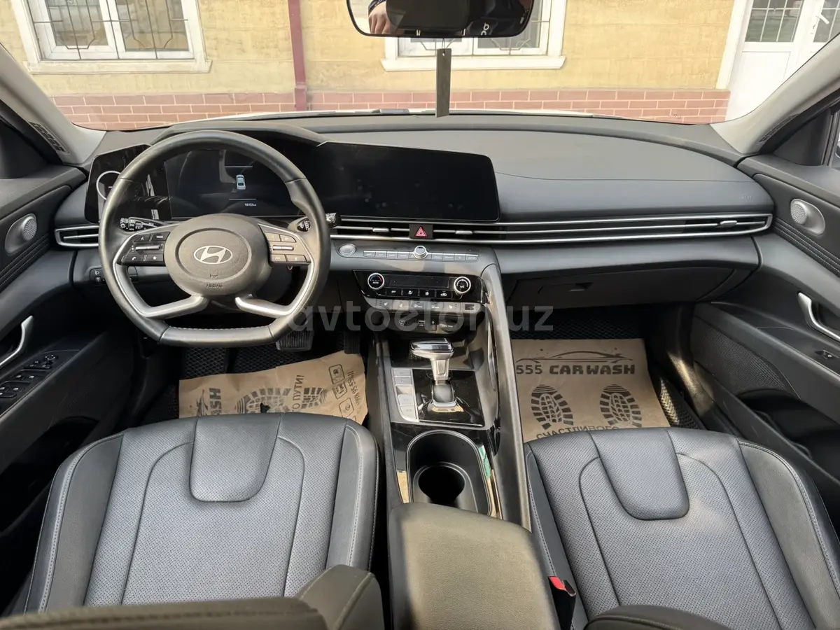 Hyundai Elantra null — 5